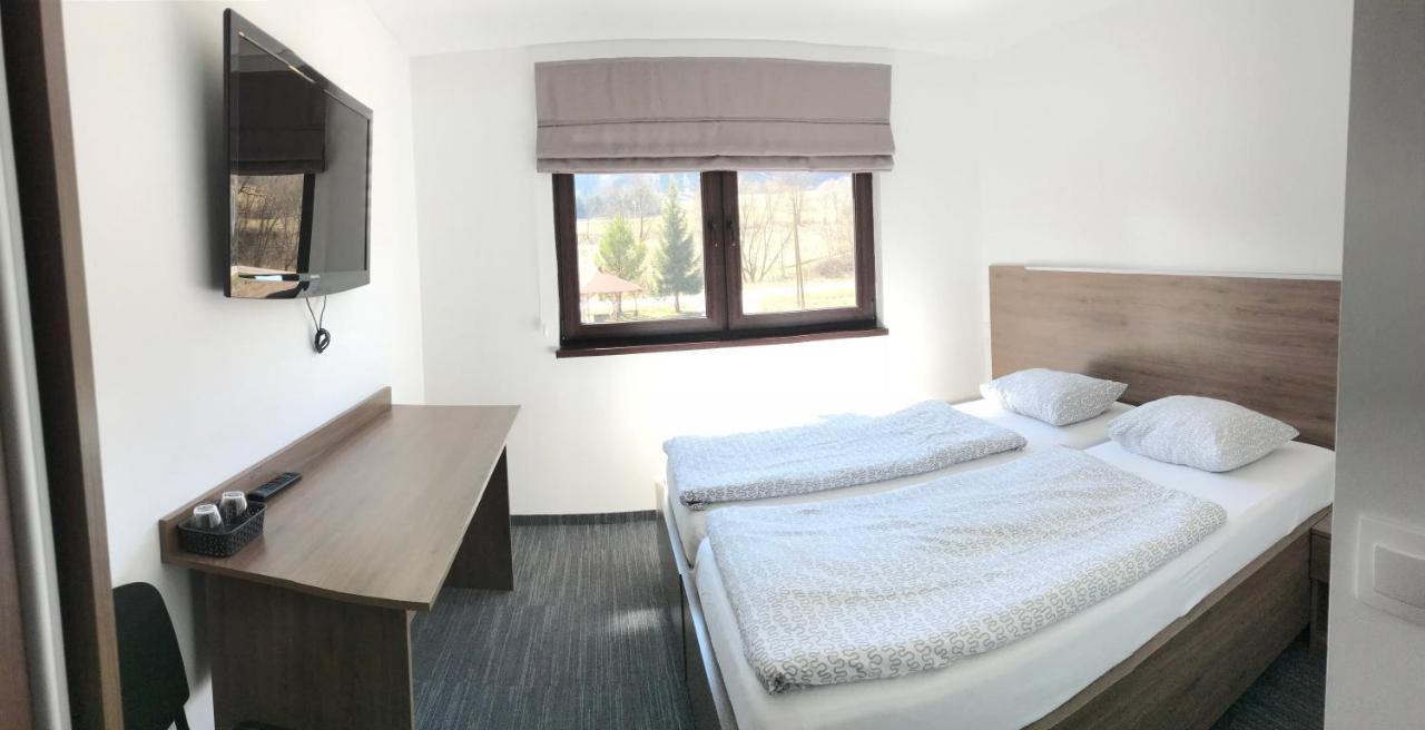 Restauracja Ibiza Aparthotel Лудвиковице Клодзкие Екстериор снимка