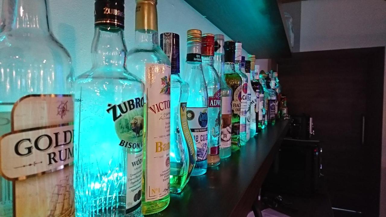 Restauracja Ibiza Aparthotel Лудвиковице Клодзкие Екстериор снимка
