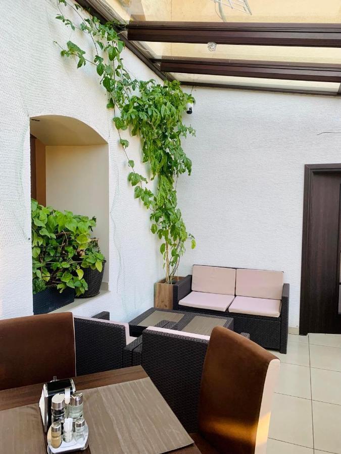 Restauracja Ibiza Aparthotel Лудвиковице Клодзкие Екстериор снимка