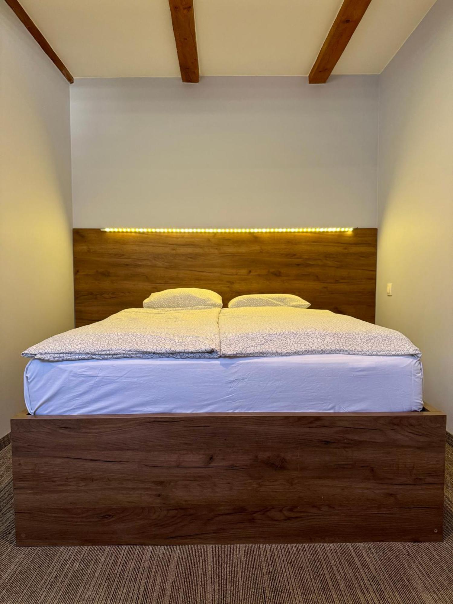 Restauracja Ibiza Aparthotel Лудвиковице Клодзкие Екстериор снимка